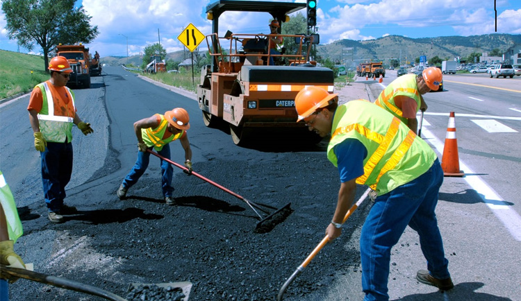 تنفيذ مشاريع اسفلت الطائف